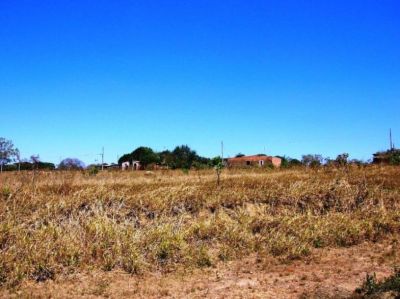 EXECELNETE TERRENO EM SANTO ANTONIO DO DESCOBERTO-GO