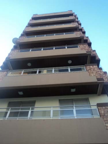 Ed. Ravelli-bairro Centro (próx. ao mercado Althoff).