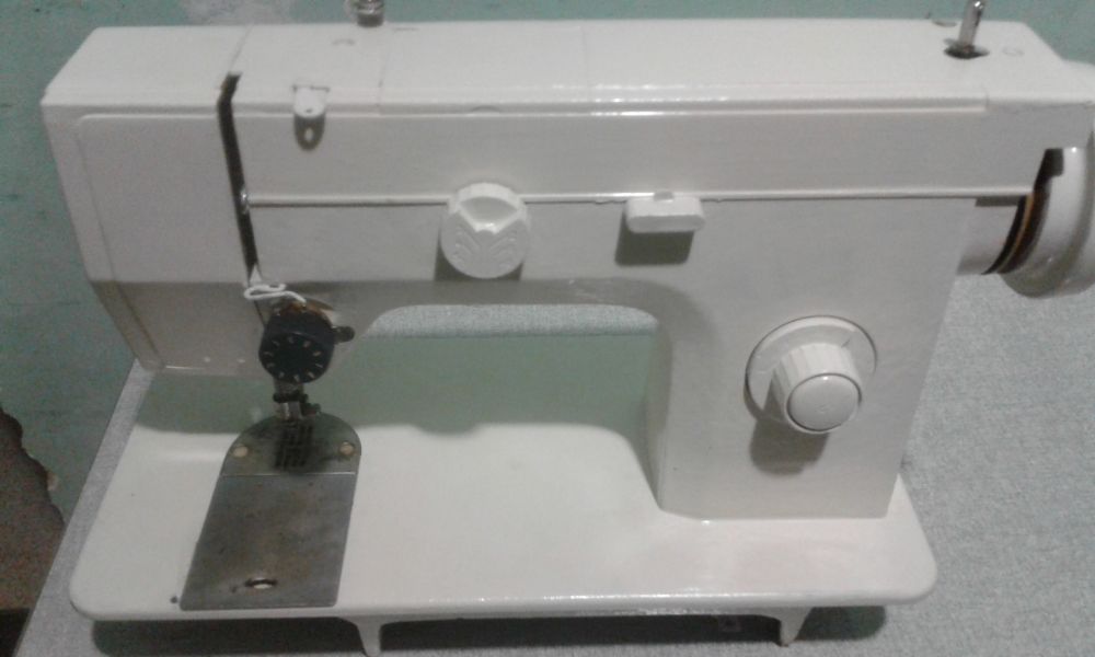 Máquina de Costuras Elgin completa Reformada