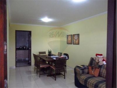 Sobrado à venda em Curitiba