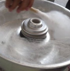 Locação de Máquinas de algodão doce com monitoras profissionais