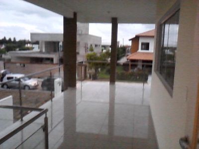 CASA A VENDA EM CONDOMÍNIO FECHADO