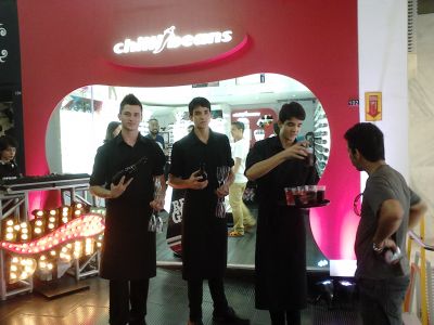 Garçons Jovens e Simpaticos, Bartenders, Recepcionistas, Bar de Caipirinha Completo,.