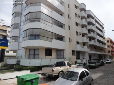 Lindo apartamento em Meia Praia