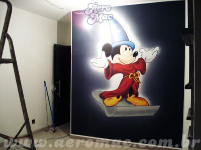 Pintura em quarto infantil