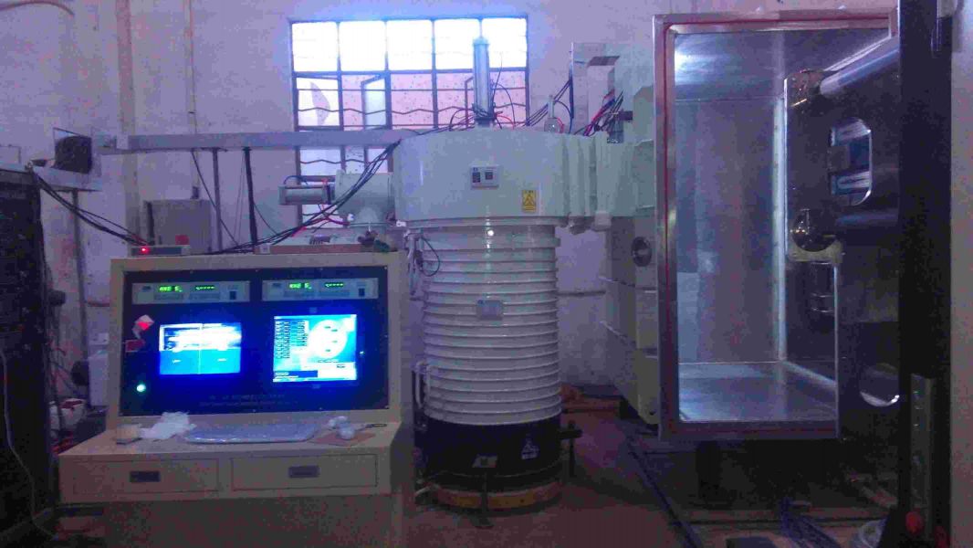Magnetron sputtering web coater